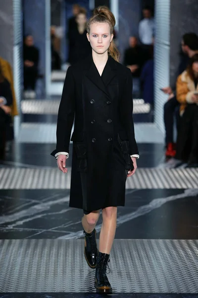 Look 37
